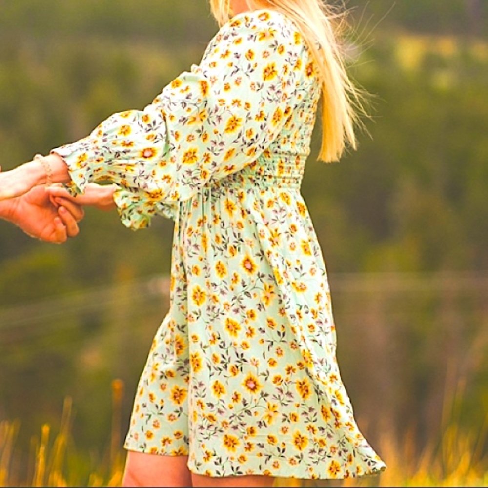 Dress - Picture 4 of 7